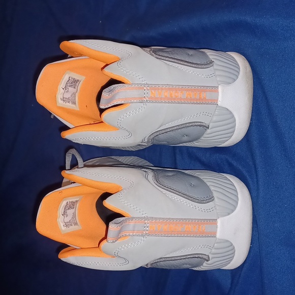 Jordans - Picture 4 of 4